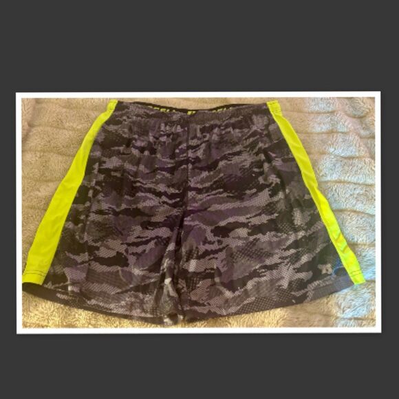 Men’s Russell Shorts - Size 2XL - Picture 1 of 2